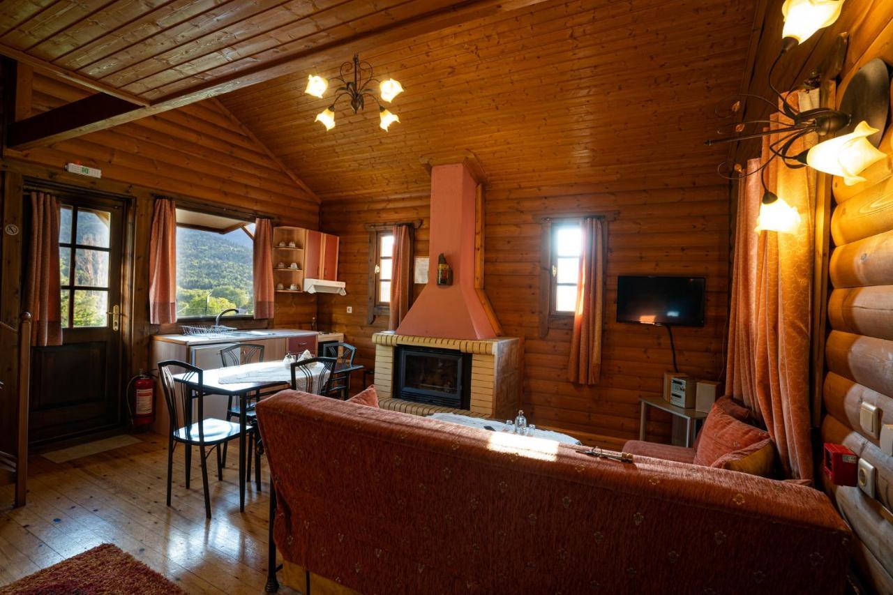 Chalet Likouresi Village Карпенисион Экстерьер фото