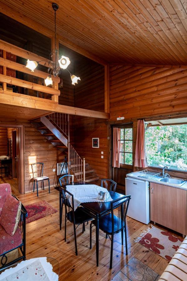 Chalet Likouresi Village Карпенисион Экстерьер фото